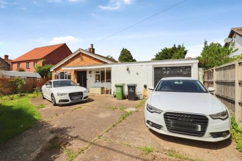 Shropham Road, Great Hockham, THETFORD