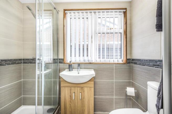 en-suite shower room