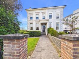 Flat 5, Douglas House, Parabola Road, Cheltenham GL50 3AH
