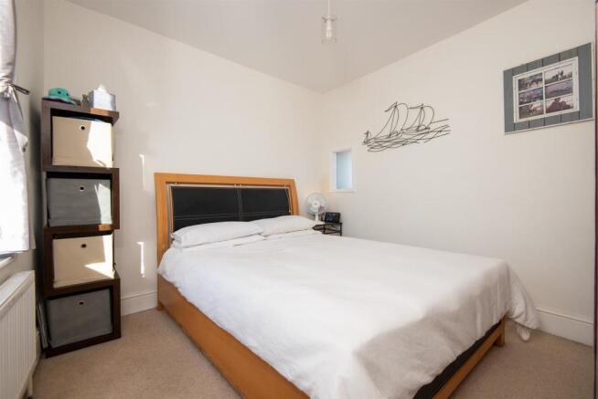Bedroom 1.jpg