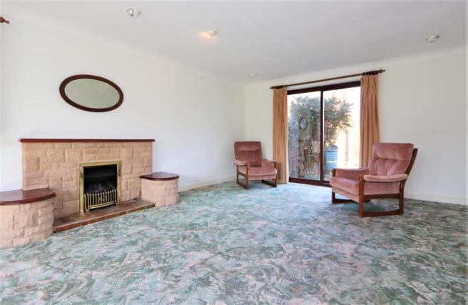 SPACIOUS LOUNGE
