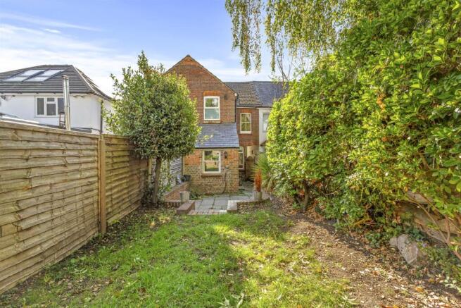 27 Pinions Road, HP13 7AS-12.jpg