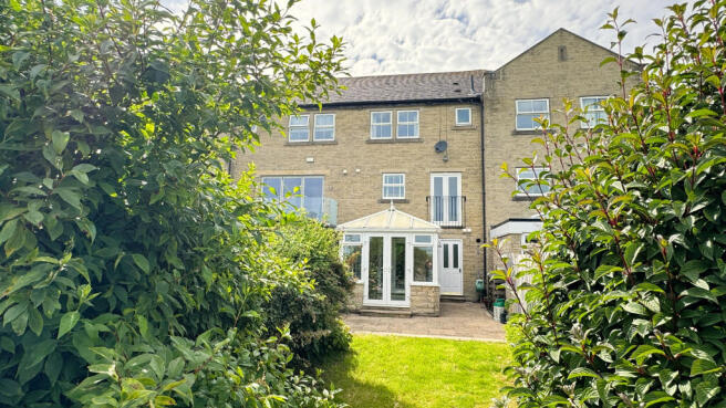 4 bed Town House for sale Image 2