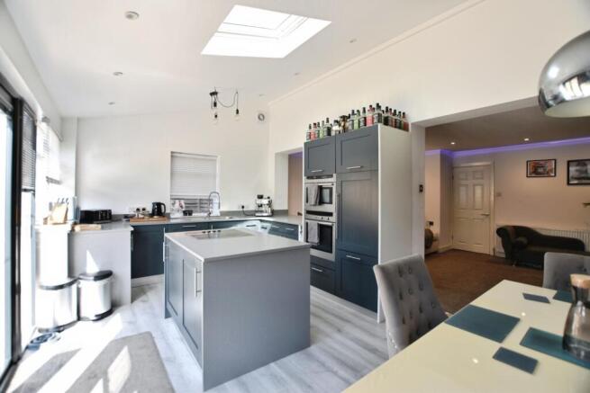 3 bed Semi-Detached for sale Image 5