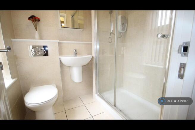 3 bed Flat to rent Image 7