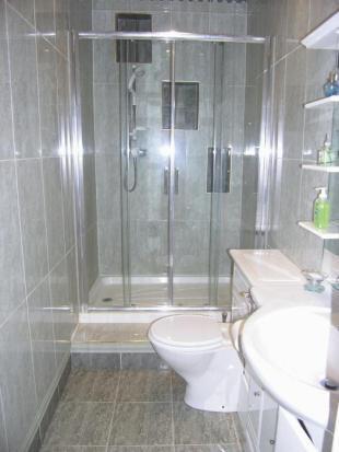 SHOWER ROOM