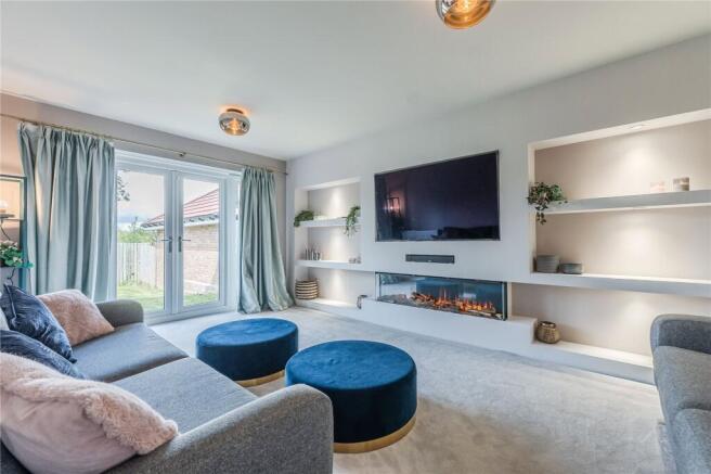 5 bed Detached for sale Image 5