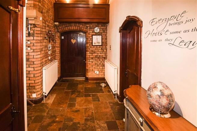 RECEPTION ENTRANCE HALLWAY