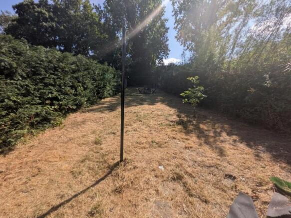 3 bed Not Specified to rent Image 12