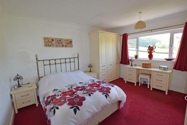 Bedroom 1.JPG