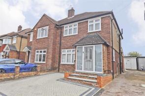 19, Hillside, Uxbridge UB9 6AU