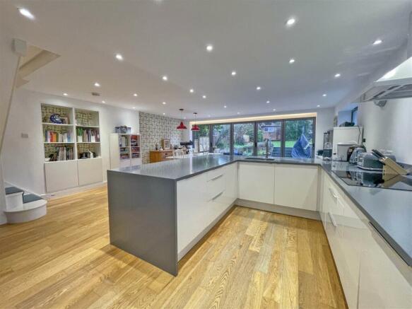 Kitchen1.jpg