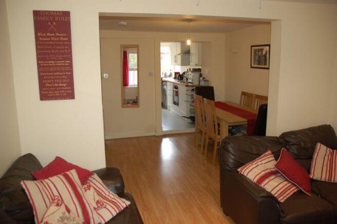NEW LOUNGE/DINER