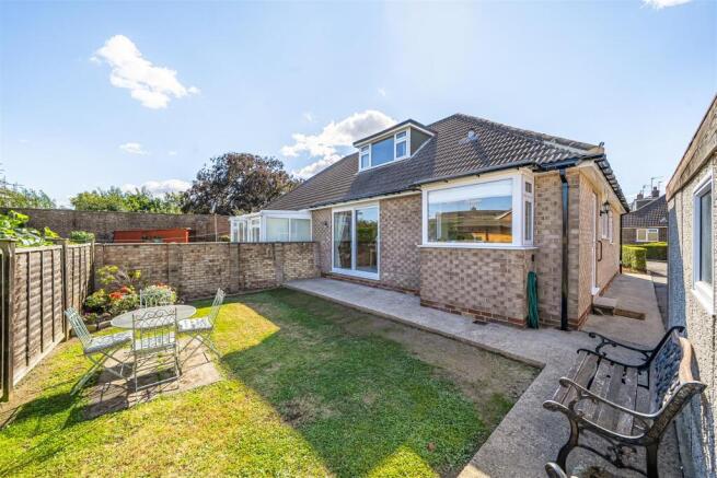 3 bed Semi-Detached Bungalow for sale Image 9