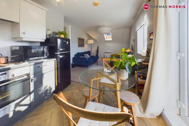 Kitchen -Lounge
