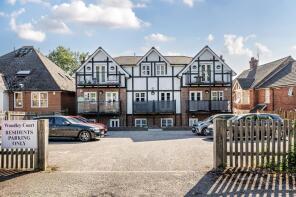 Flat 4, 170 Woodley Court, West Wycombe Road, High Wycombe HP12 3AP