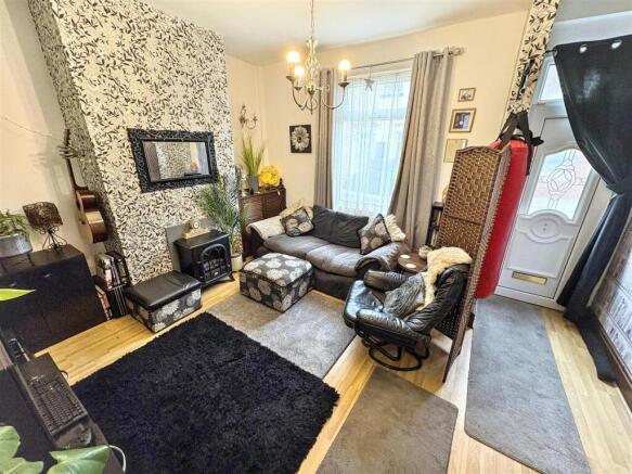 Living area (9).jpg