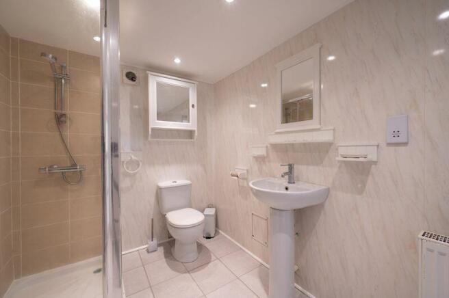 Shower room annex