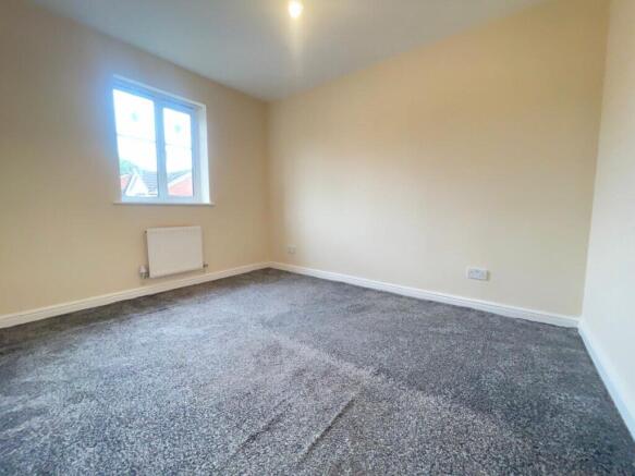 3 bed Detached to rent Image 12