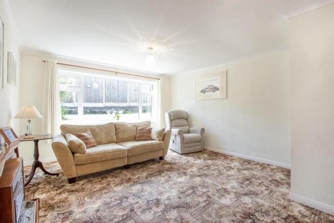 Living Room4jpg.jpg