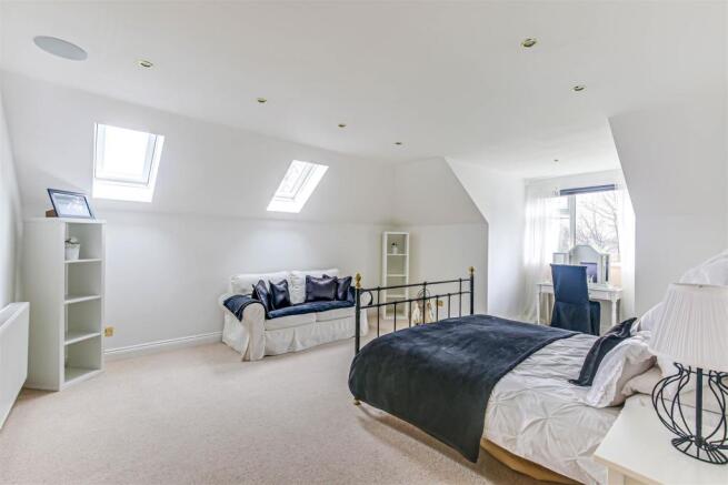 26. Bedroom.jpg