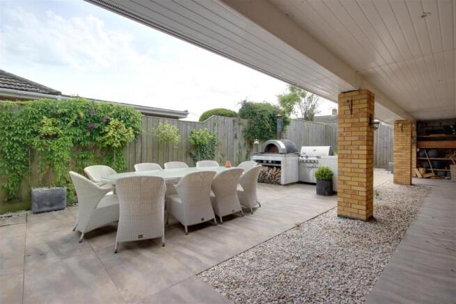 Outdoor Kitchen
