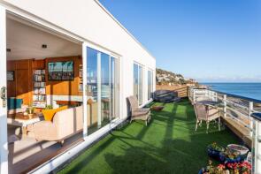 17 18, Beach Marine, The Riviera, Folkestone CT20 3AE