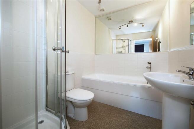 EN-SUITE BATHROOM