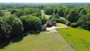 Hind Farm, Neals Lane, Kingwood, Henley-on-thames RG9 5NZ