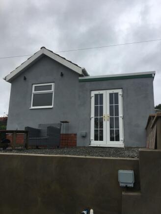 Useful outbuilding with 2 rooms