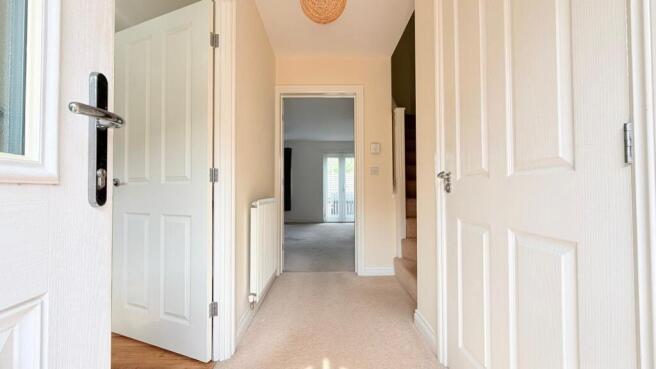 3 bed Town House for sale Image 2