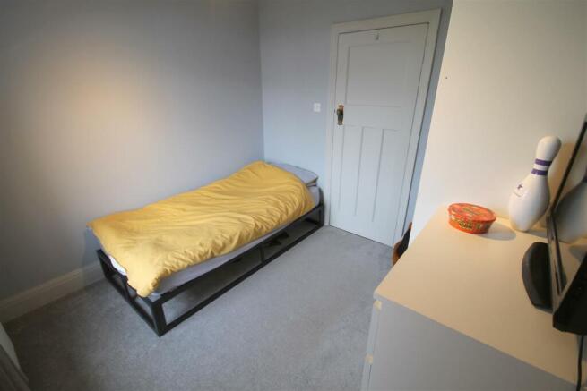 DR Bed 3.JPG