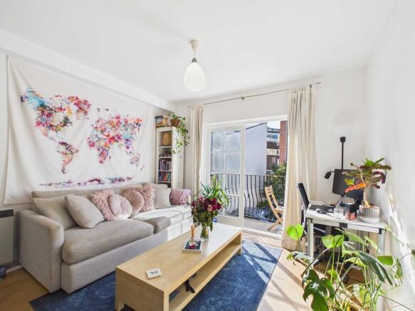 CAM03741G0-PR0154...