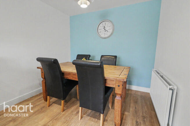 3 bed Semi-Detached for sale Image 9