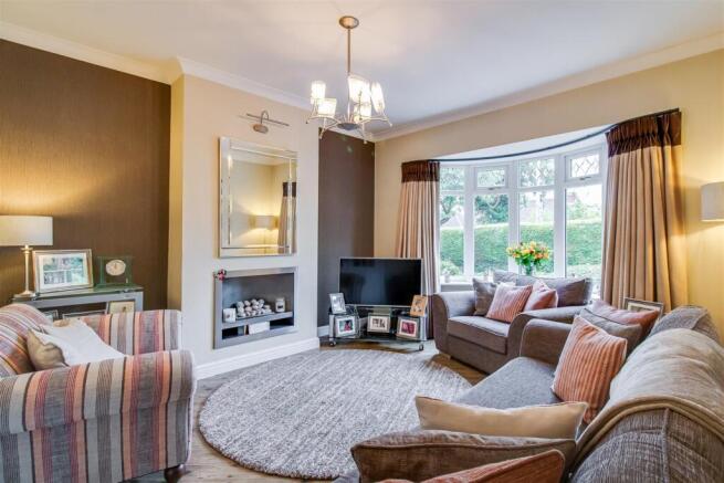 4 bed Bungalow for sale Image 4