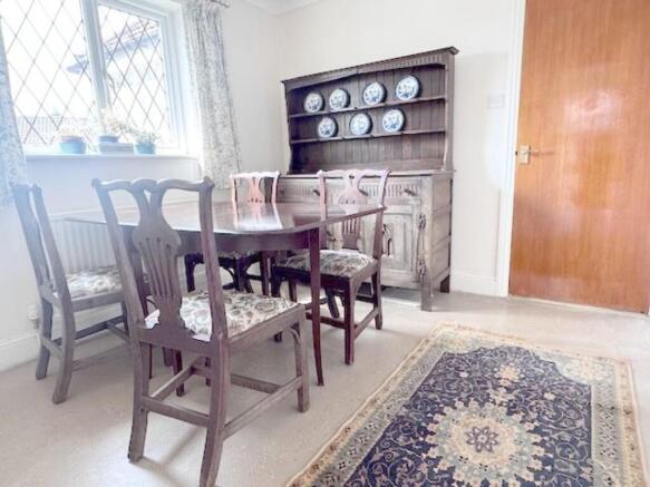 Dining area 2 lig...