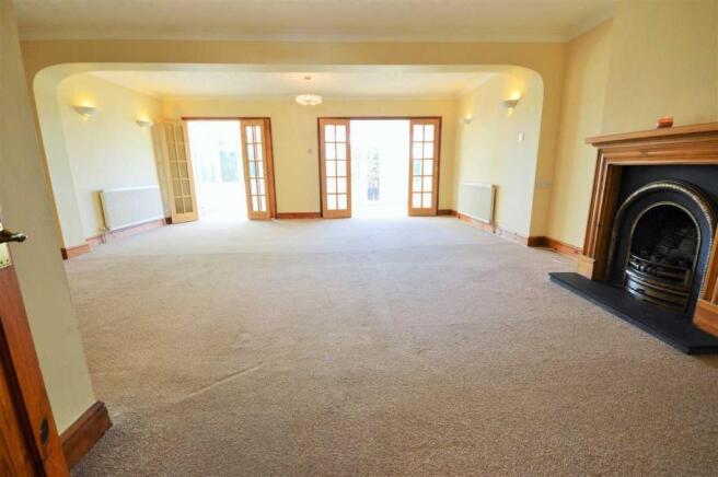 Extended Lounge: