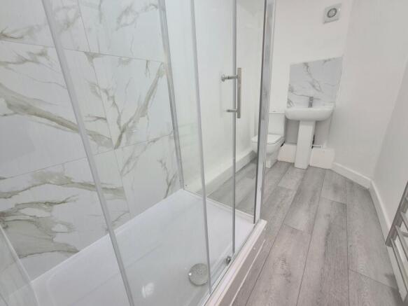 1 bed Apartment to rent Image 4