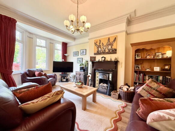 5 bed Terraced for sale Image 4