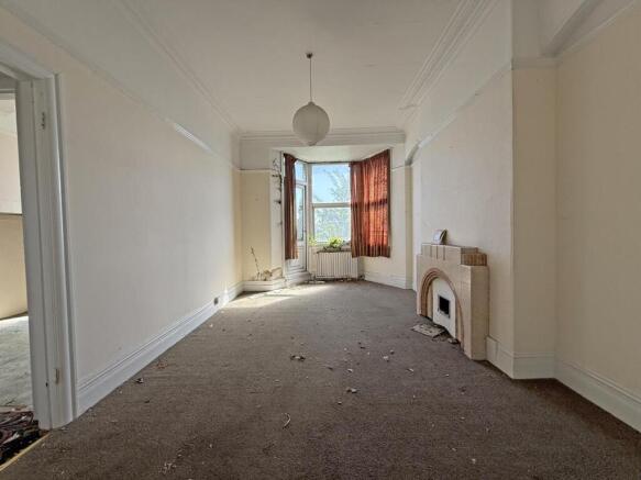 College Avenue 26 - Dining Room.jpg