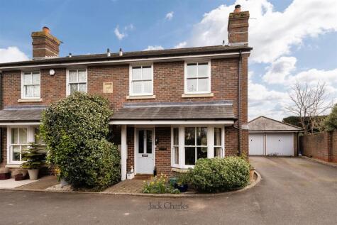 Albion Close, Hadlow, Tonbridge