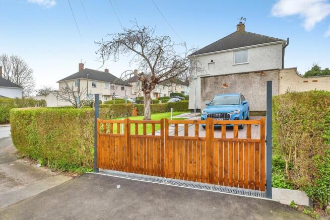Brinkhill Crescent, Clifton, Nottingham, NG11 photo 4
