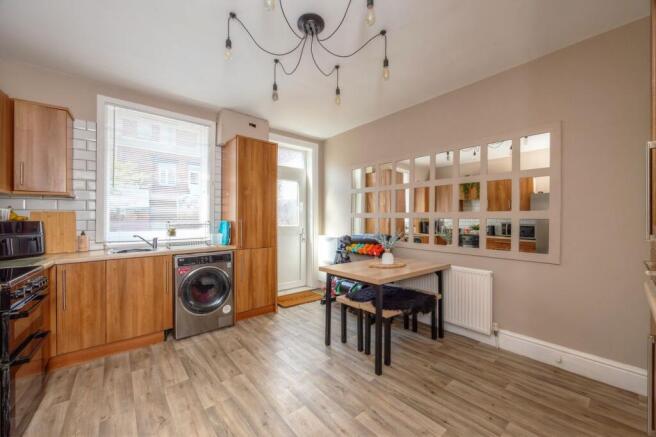 3 bed Terraced for sale Image 5