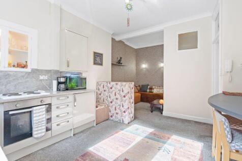 5/8 Rossie Place, Leith, Edinburgh, EH7 5SF