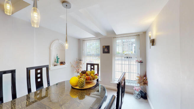 4 bed Detached for sale Image 10