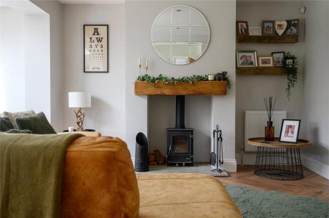 4 bed Semi-Detached for sale Image 4