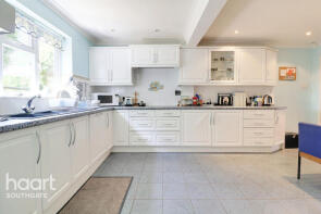 2, Fair View, Little Heath, Potters Bar EN6 1ND