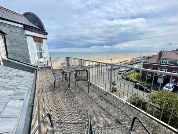 2 bed Penthouse for sale Image 9