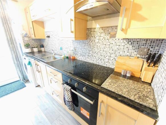 Kitchen 6.jpg