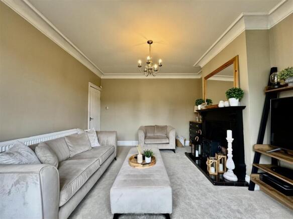 4 bed Semi-Detached for sale Image 7